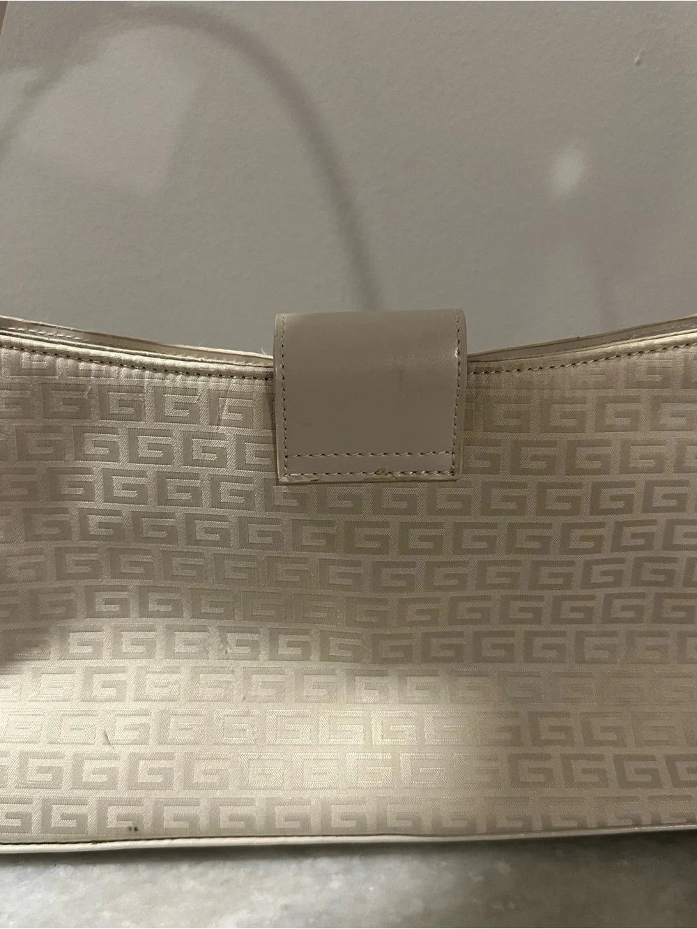 Vintage Cream-White Shoulder Bag with G Buckle